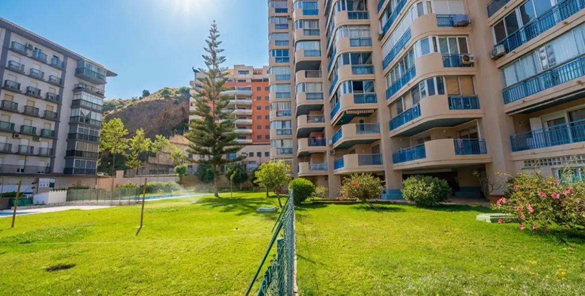 Sale of middle floor apartment in Torreblanca 26