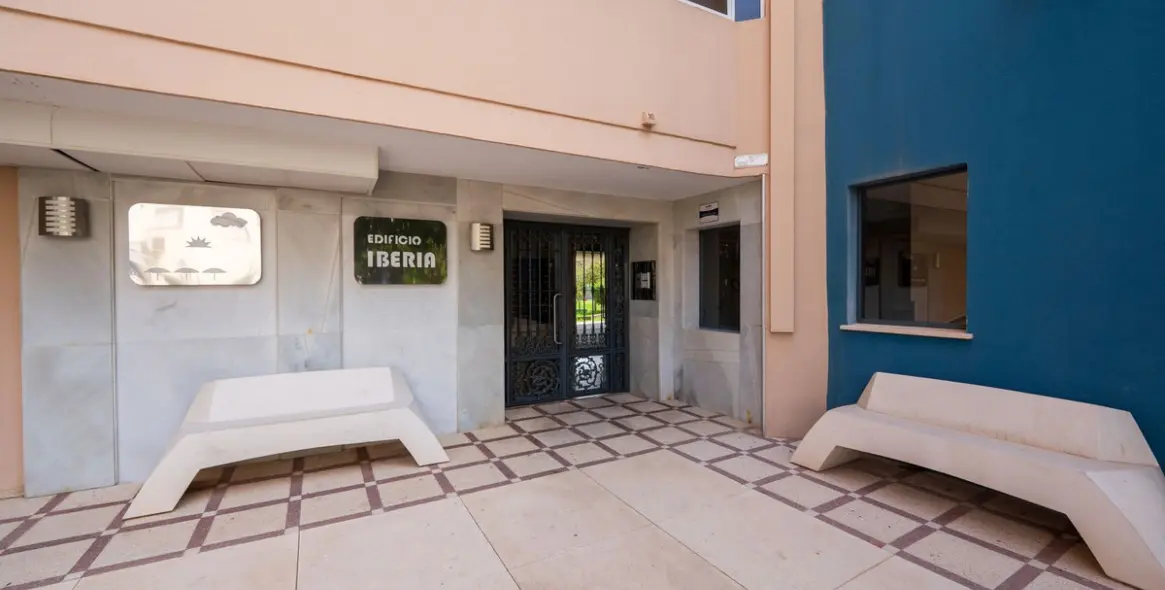 Sale of middle floor apartment in Torreblanca 28