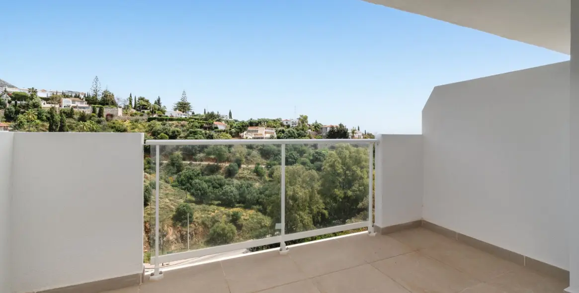Sale of middle floor apartment in Fuengirola 7