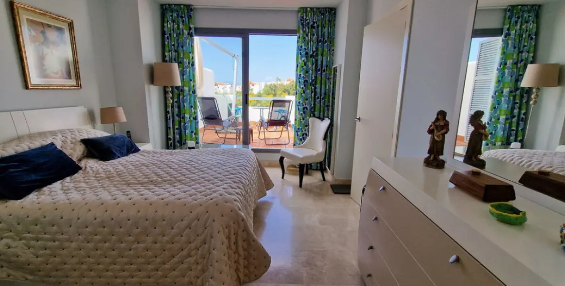 Sale of townhouse in Cabopino 13