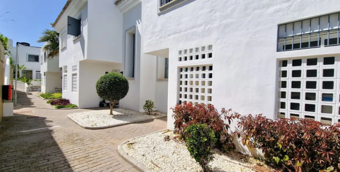 Sale of townhouse in Cabopino 24