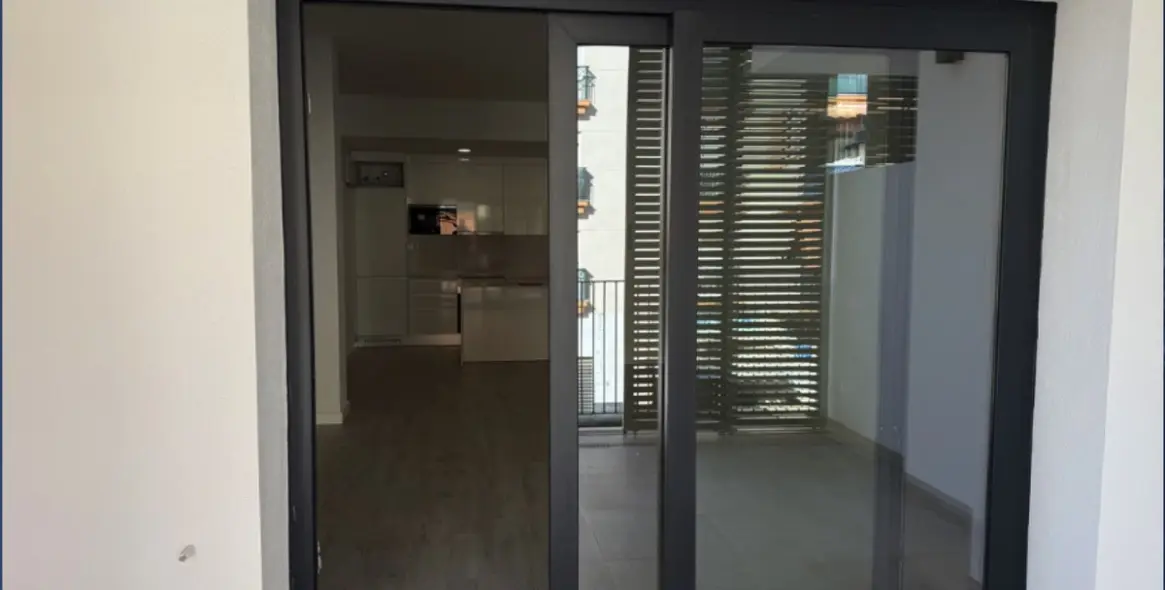 Venta de apartamento en planta media en Estepona 6