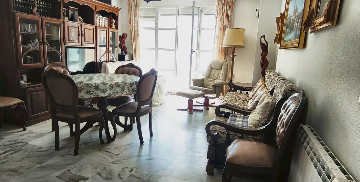 Sale of middle floor apartment in Fuengirola 5
