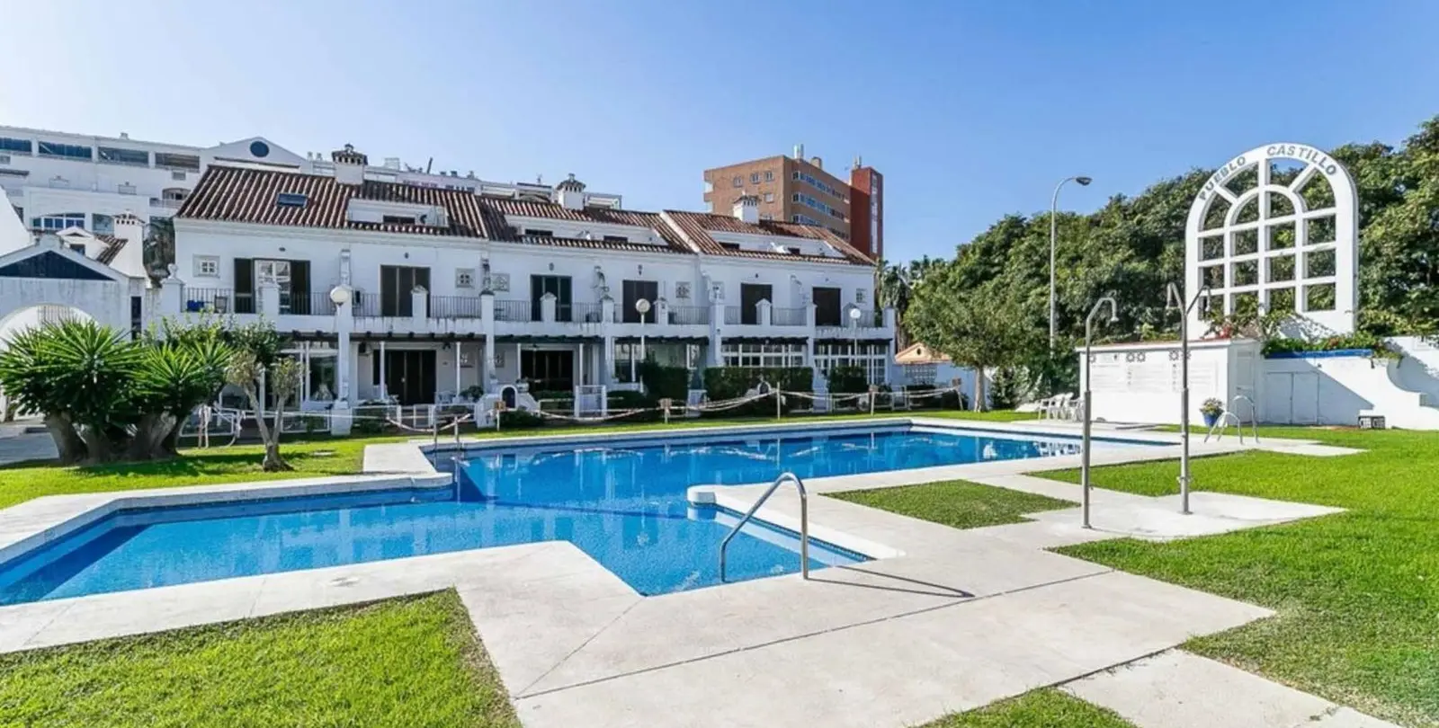 Venta de apartamento en planta media en Fuengirola 1