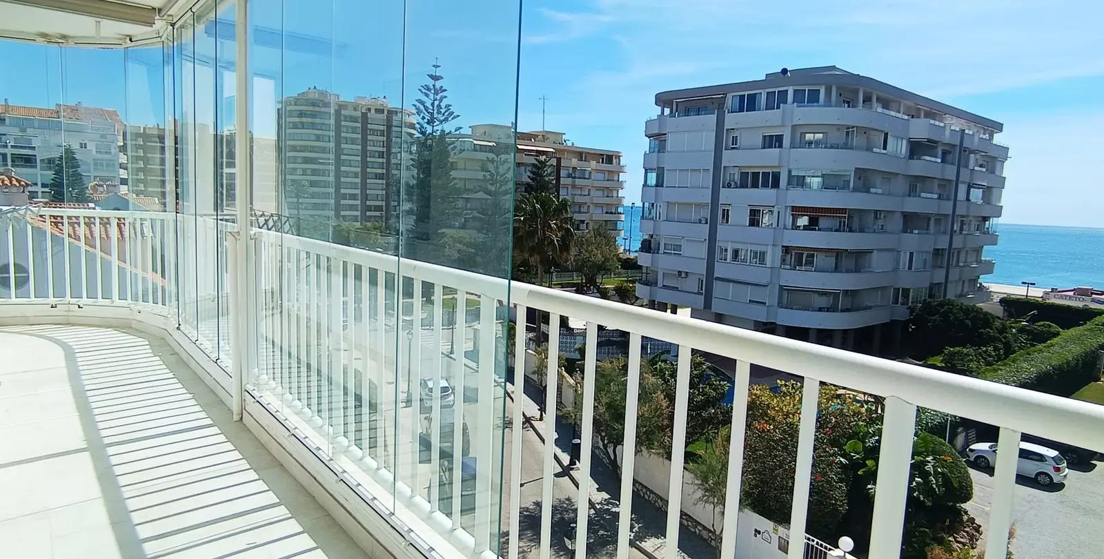 Venta de apartamento en planta media en Fuengirola 2