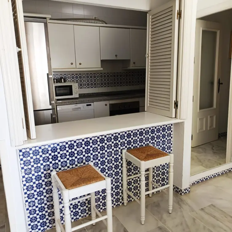 Sale of middle floor apartment in Fuengirola