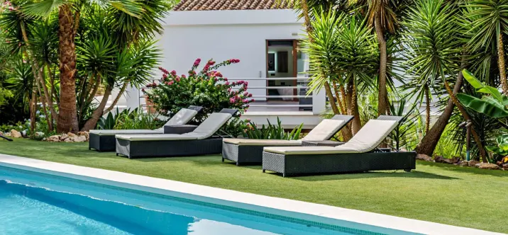 Sale of detached villa in Marbella 1