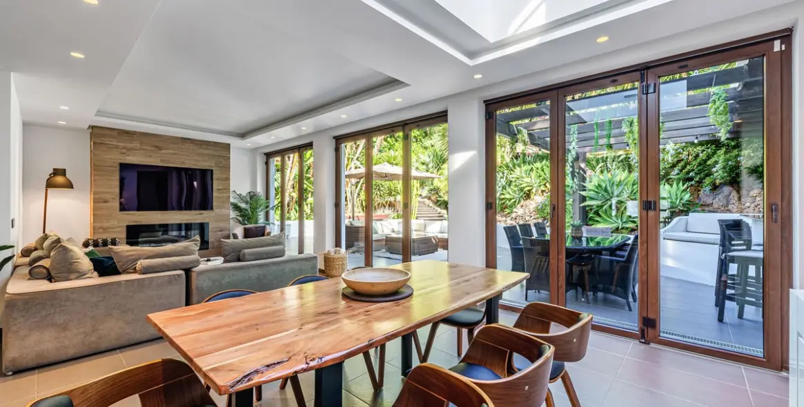 Sale of detached villa in Marbella 11