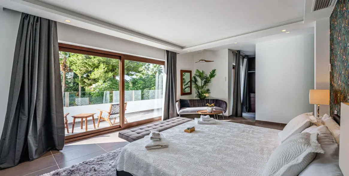 Sale of detached villa in Marbella 14