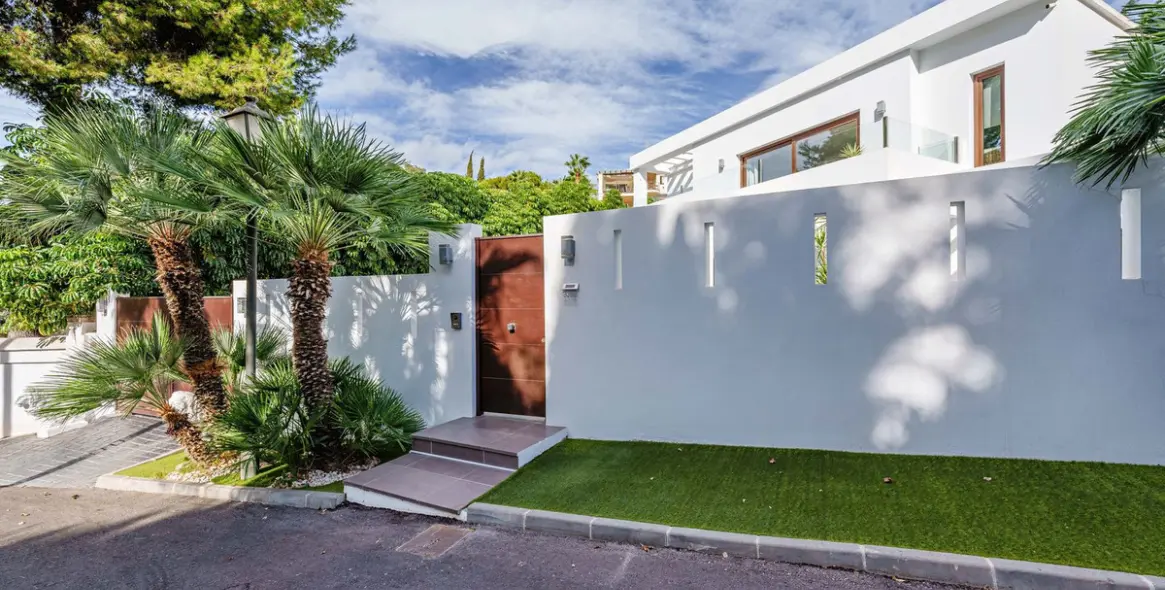 Sale of detached villa in Marbella 57