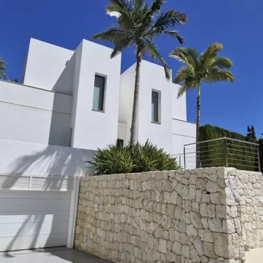 Venta de villa independiente en Nueva Andalucía