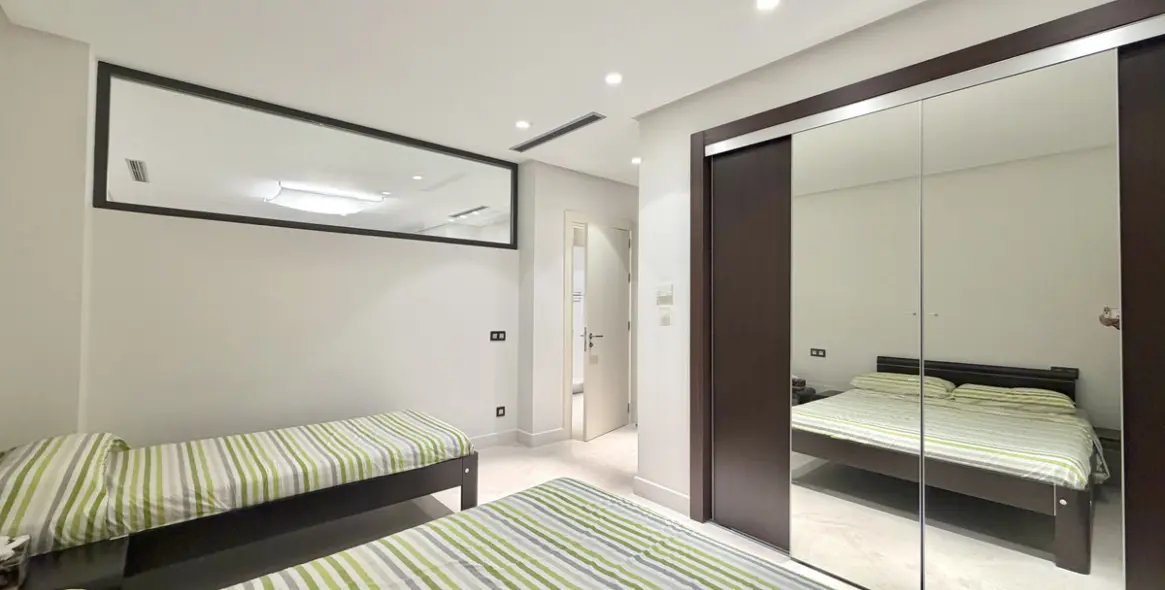 Venta de villa independiente en Nueva Andalucía 21