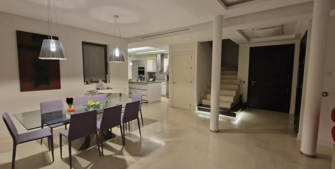 Venta de villa independiente en Nueva Andalucía 42