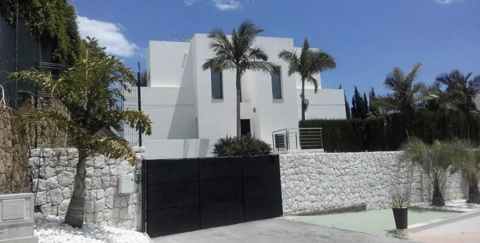Продажа  отдельно стоящей виллы в Nueva Andalucía 33