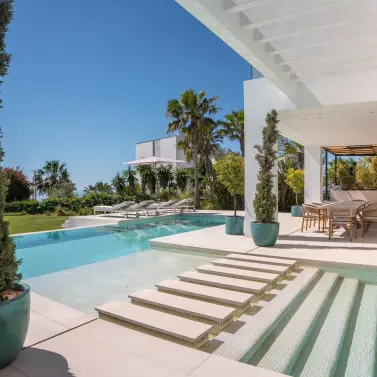 Venta de villa independiente en Estepona