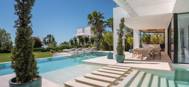 Venta de villa independiente en Estepona 2