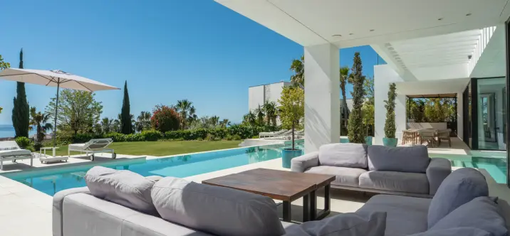Venta de villa independiente en Estepona 3