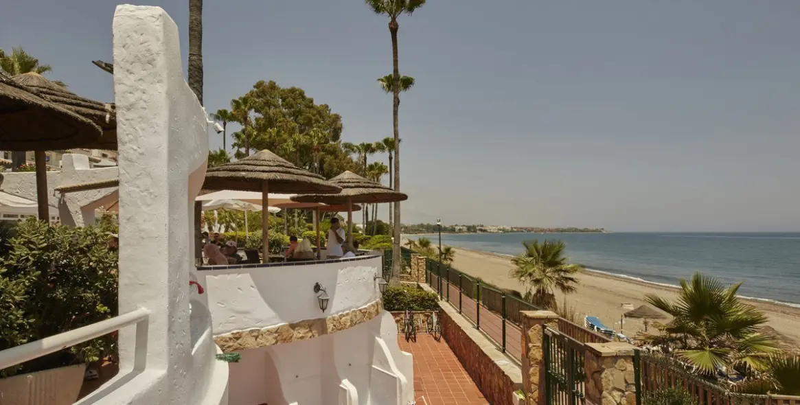 Short-term rent of middle floor apartment in Estepona 4