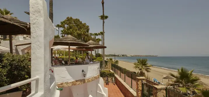 Short-term rent of middle floor apartment in Estepona 3