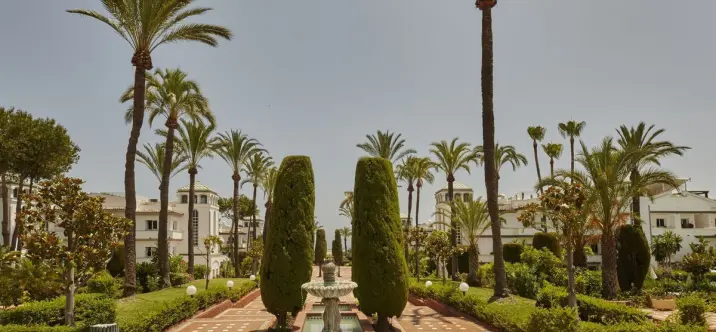 Short-term rent of middle floor apartment in Estepona 4