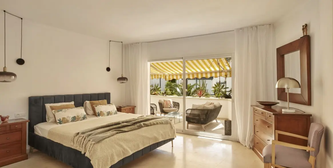 Short-term rent of middle floor apartment in Estepona 18