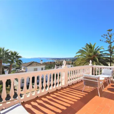 Short-term rent of detached villa in Estepona