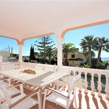 Short-term rent of detached villa in Estepona