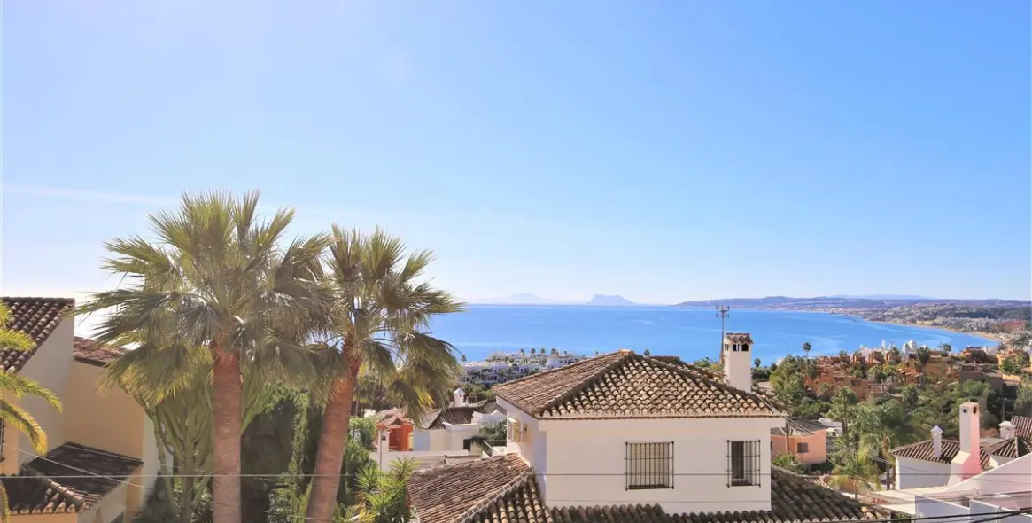 Short-term rent of detached villa in Estepona 3