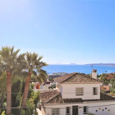 Short-term rent of detached villa in Estepona