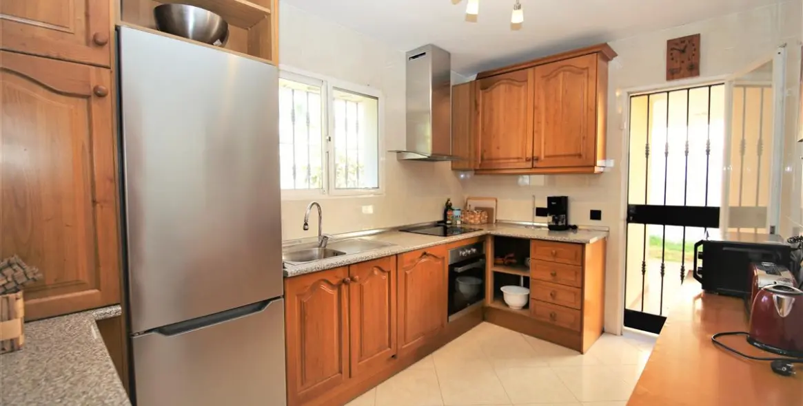 Short-term rent of detached villa in Estepona 5