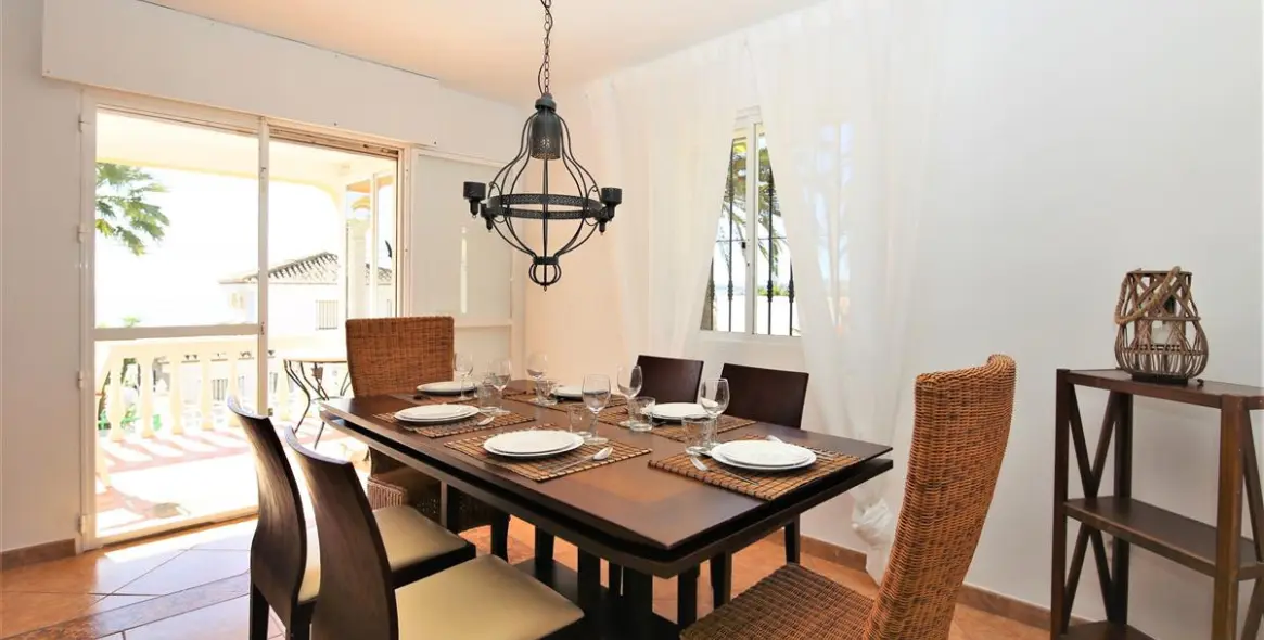 Short-term rent of detached villa in Estepona 6