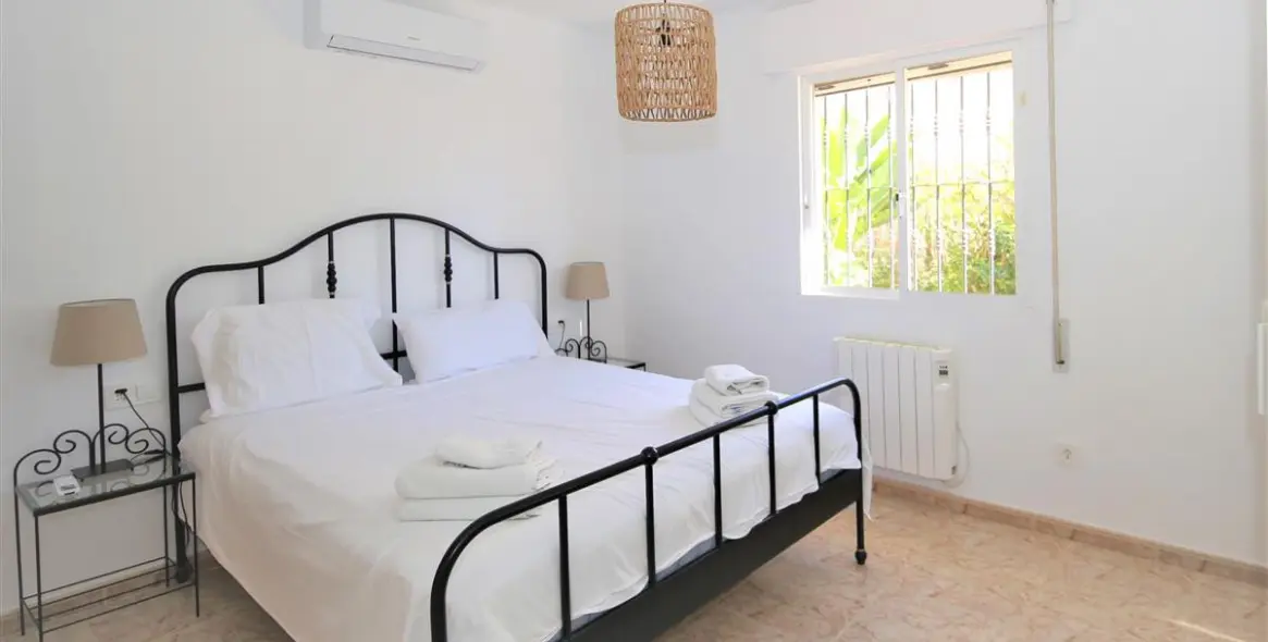 Short-term rent of detached villa in Estepona 7