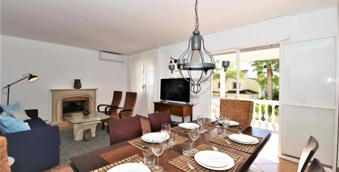 Short-term rent of detached villa in Estepona 18