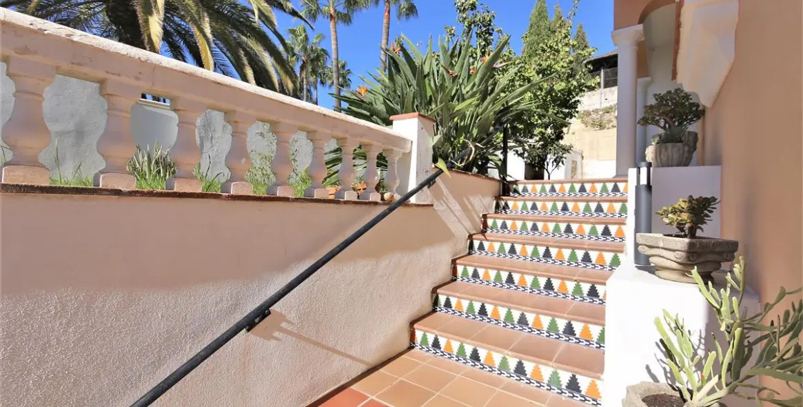 Short-term rent of detached villa in Estepona 21