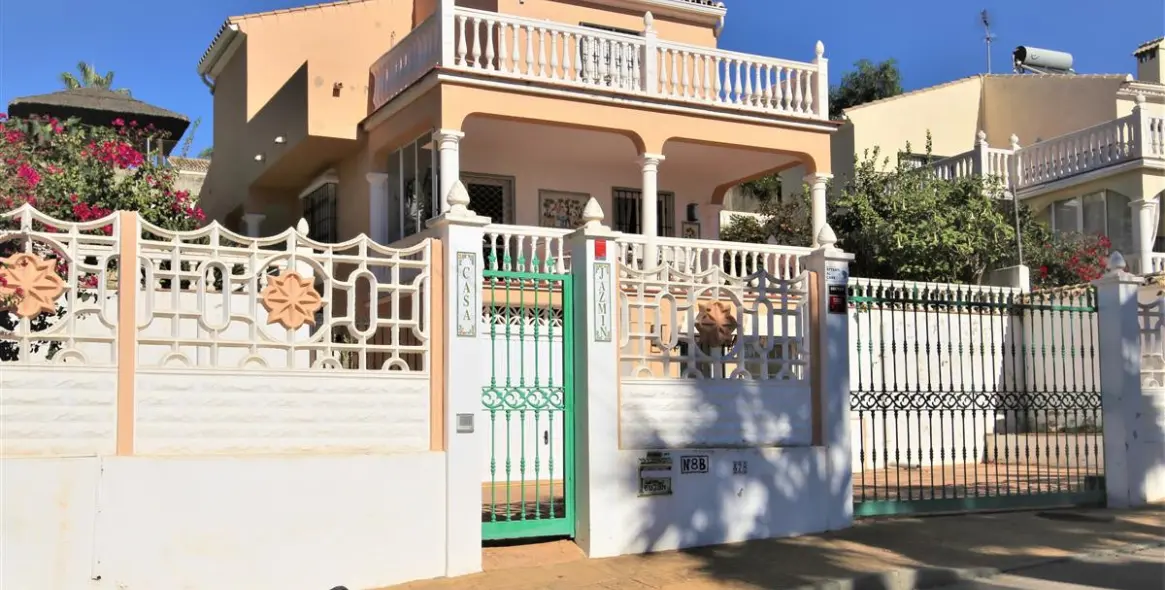 Short-term rent of detached villa in Estepona 22
