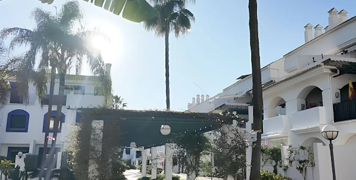 Short-term rent of middle floor apartment in San Pedro de Alcántara 19