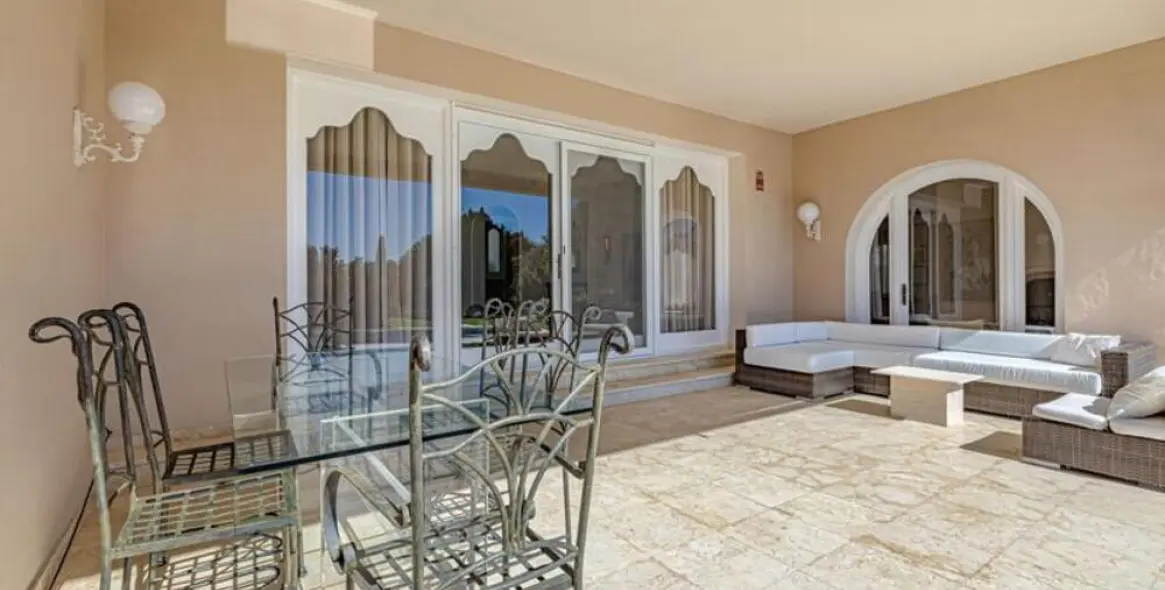 Long-term rent of detached villa in Estepona 3
