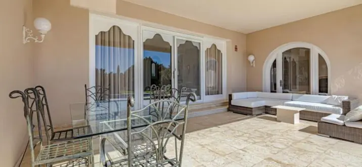 Long-term rent of detached villa in Estepona 2