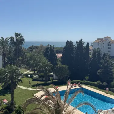Venta de apartamento en planta media en Riviera del Sol