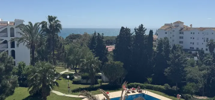Venta de apartamento en planta media en Riviera del Sol 0
