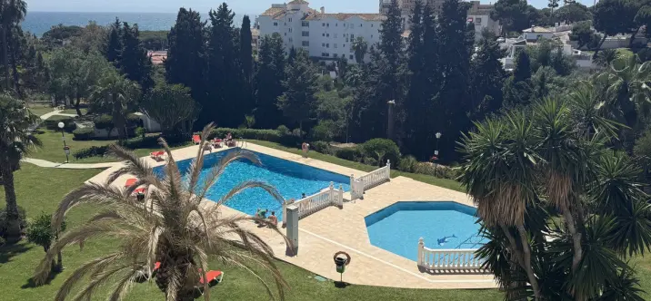 Venta de apartamento en planta media en Riviera del Sol 1