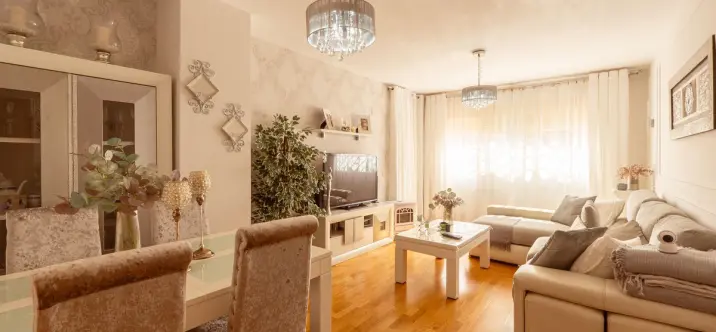 Venta de apartamento en planta baja en Estepona 2