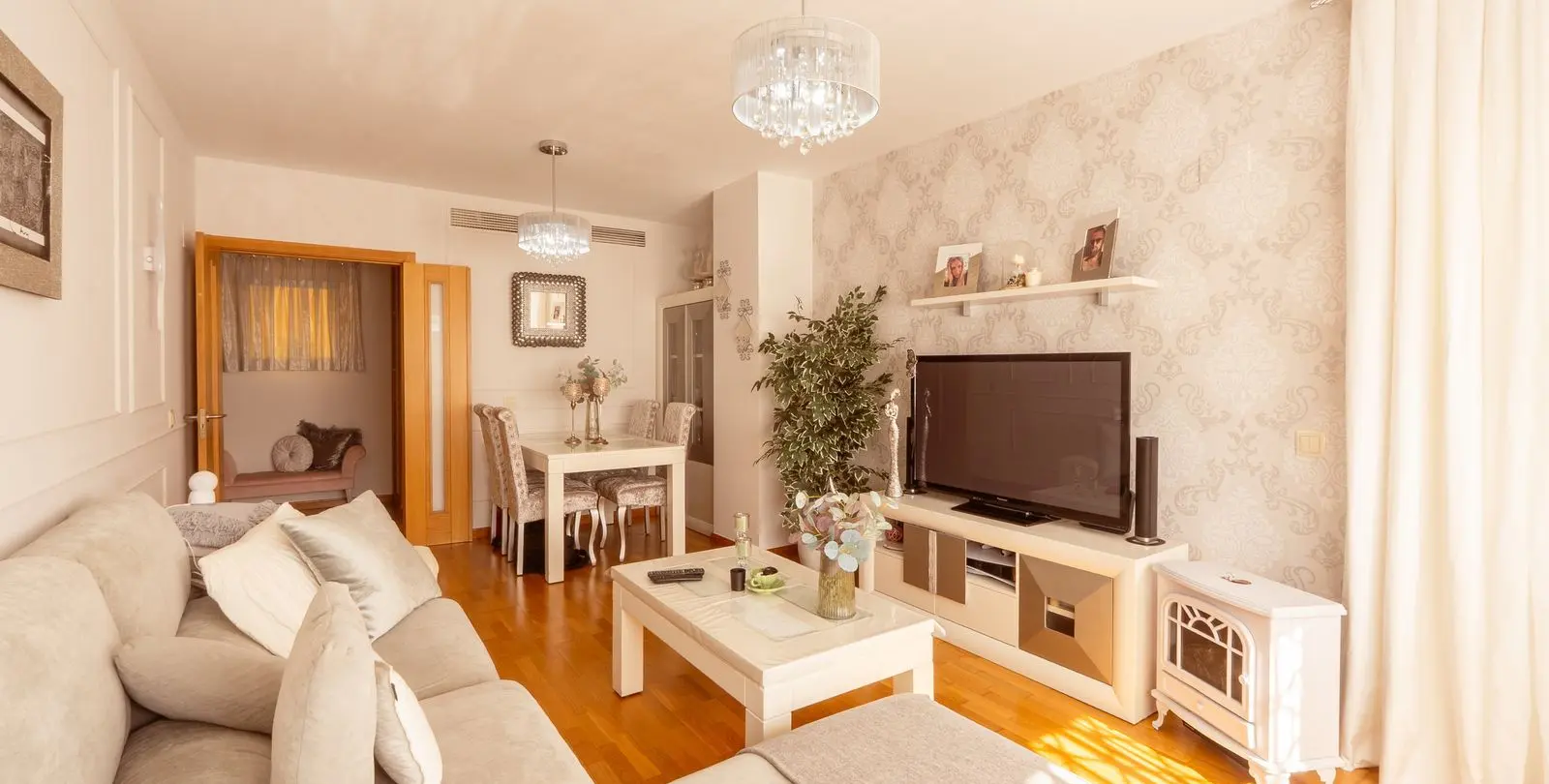 Sale of ground floor apartment in Estepona 1