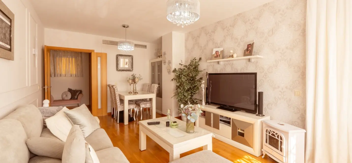 Venta de apartamento en planta baja en Estepona 0