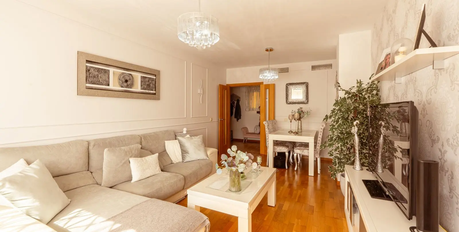 Sale of ground floor apartment in Estepona 2