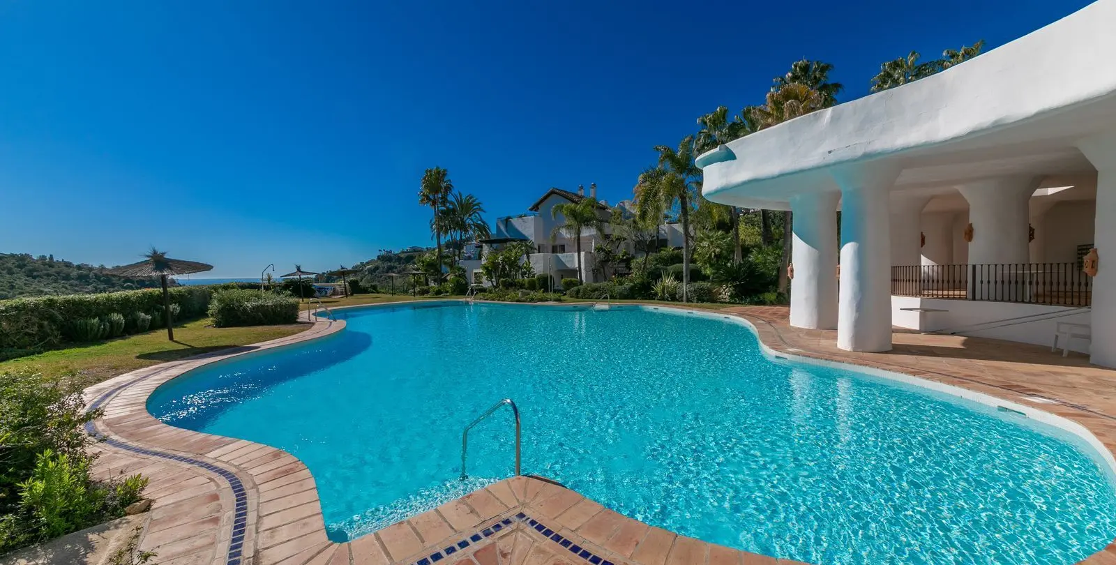 Venta de apartamento en planta baja en La Quinta 11