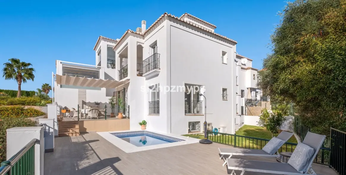 Sale of detached villa in Torrox 3