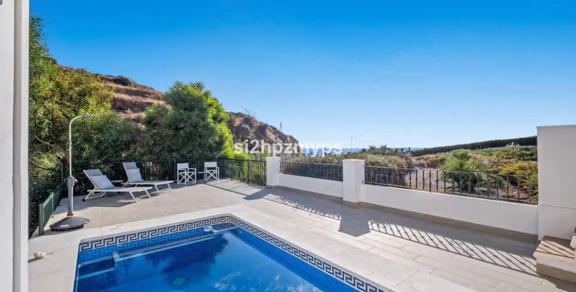 Sale of detached villa in Torrox 4