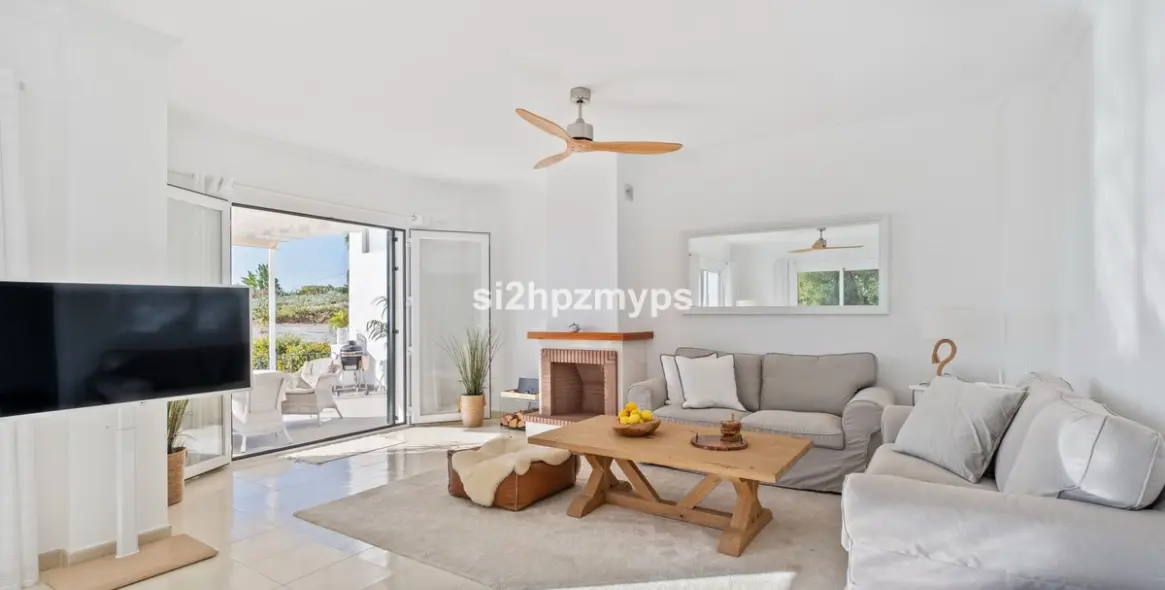 Sale of detached villa in Torrox 8
