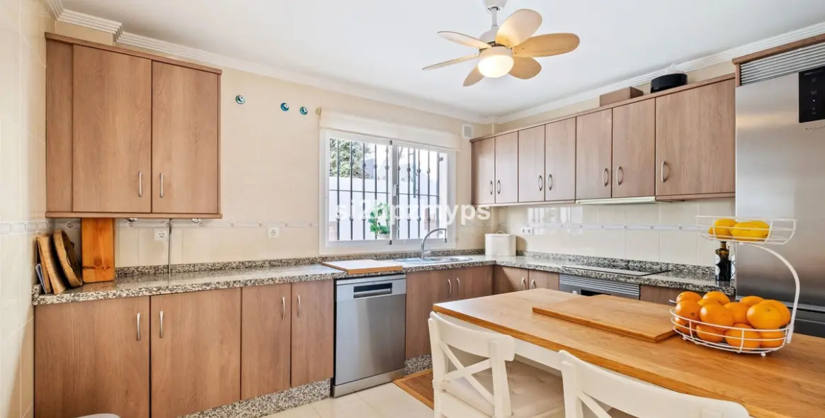 Sale of detached villa in Torrox 11